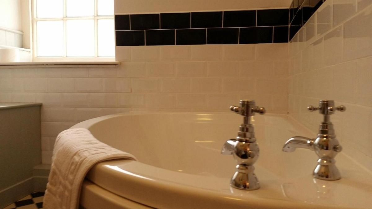 Kings Arms Hotel Bicester Eksteriør billede